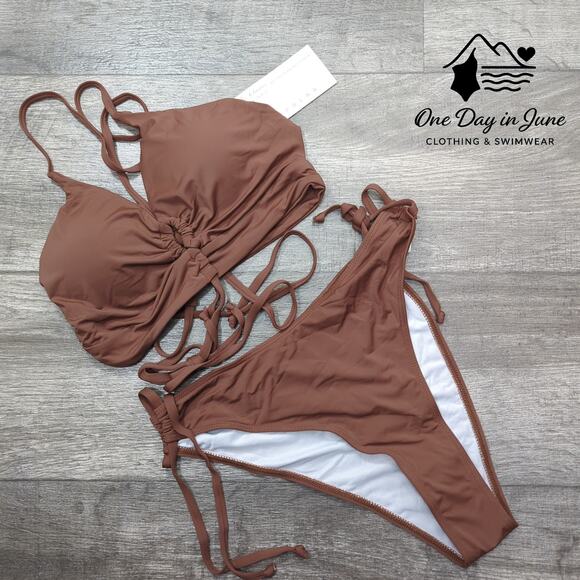 CHYRII Strappy Keyhooe Tie Side Bikini Swimsuit Size L - Picture 3 of 5